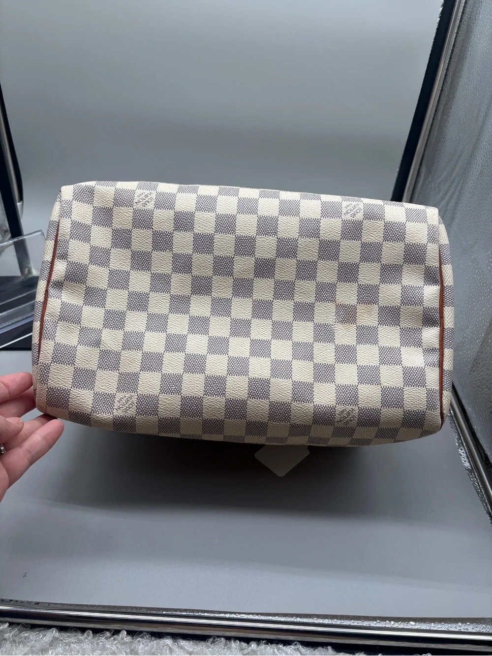 Louis Vuitton classic louis